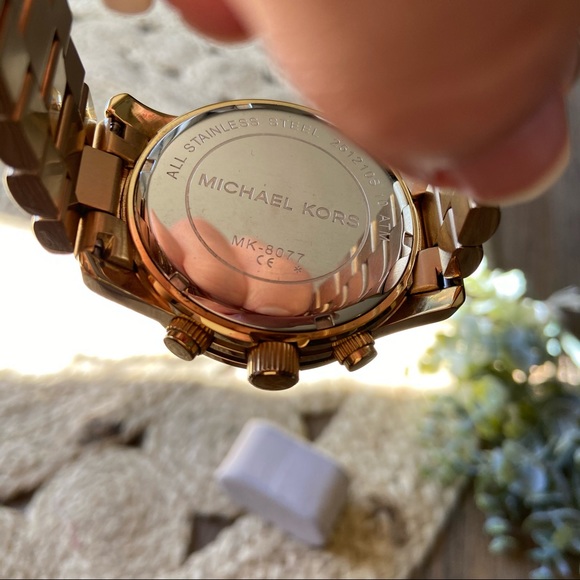 ⏱️ Men’s Gold Michael Kors Watch | Classic Style - Picture 15 of 15